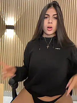 Snapshot of Sarasanders_4 chatting on 11.06.25 Sarasanders 4 online show from 11.06.25