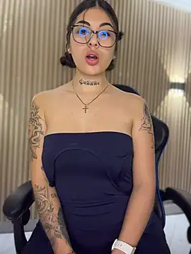 Snapshot of Sarasanders_4 chatting on 02.18.26 Sarasanders 4 online show from 02.18.26