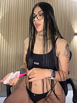 Snapshot of Sarasanders_4 chatting on 02.25.26 Sarasanders 4 online show from 02.25.26