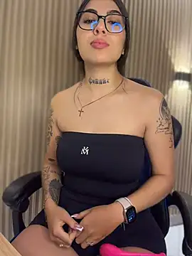 Sarasanders 4 online show from 04.16.26