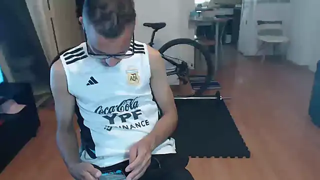 guachin hunk online show from 11.01.25