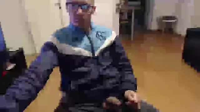 Snapshot of guachin_hunk chatting on 05.24.26 guachin hunk online show from 05.24.26