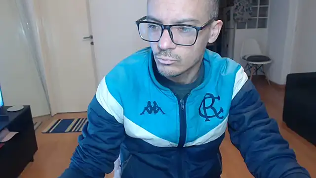 Snapshot of guachin_hunk chatting on 05.28.26 guachin hunk online show from 05.28.26