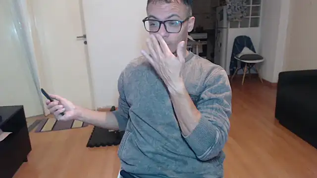 Snapshot of guachin_hunk chatting on 06.03.26 guachin hunk online show from 06.03.26