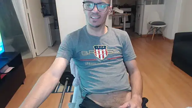 Snapshot of guachin_hunk chatting on 06.04.26 guachin hunk online show from 06.04.26