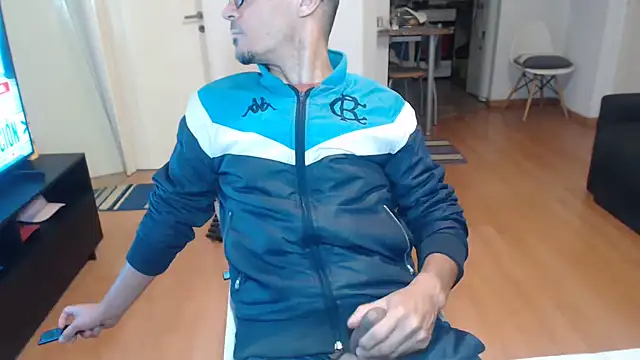 Snapshot of guachin_hunk chatting on 06.16.26 guachin hunk online show from 06.16.26