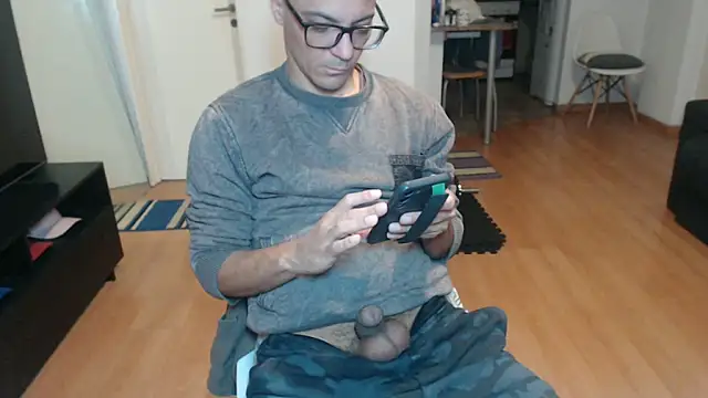 Snapshot of guachin_hunk chatting on 06.25.26 guachin hunk online show from 06.25.26