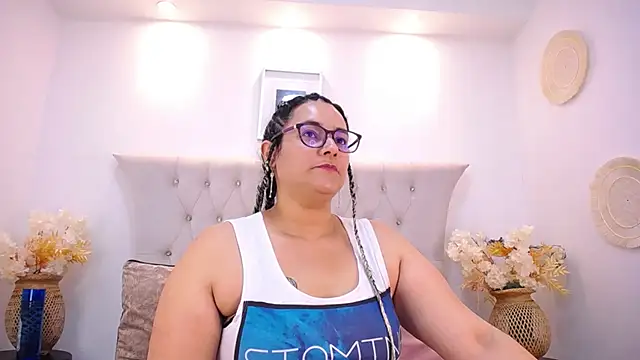 MIchelMomet online show from 02.04.25