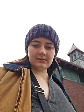 Snowbunnycake 131 online show from 11.13.25