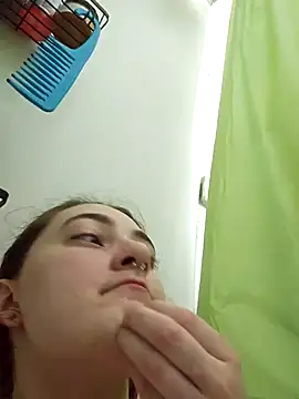 Snowbunnycake 131 online show from 11.14.25