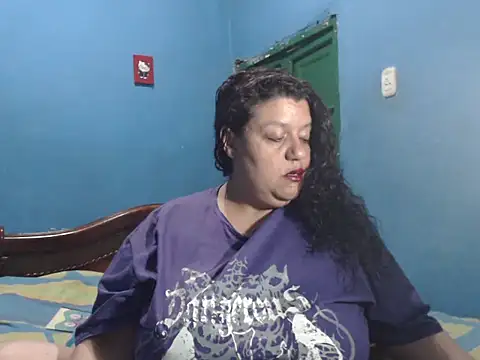 Snapshot of Lauren_baby chatting on 12.17.25 Lauren baby online show from 12.17.25