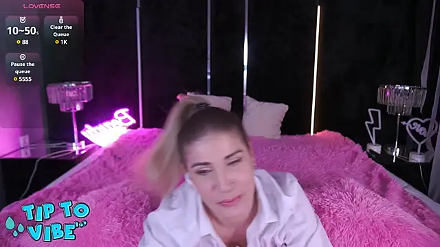 CassandraGood online show from 01.11.25