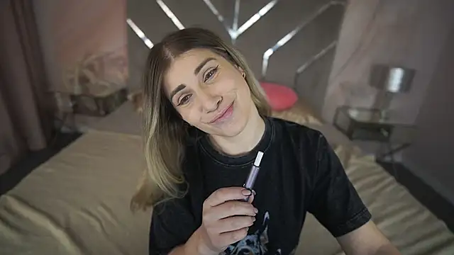 CassandraGood online show from 02.05.25