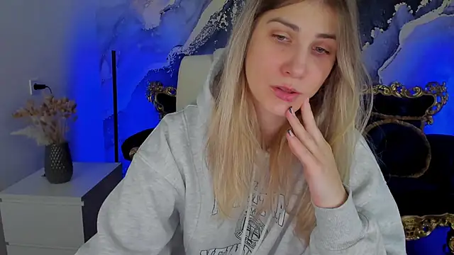 CassandraGood online show from 02.11.25