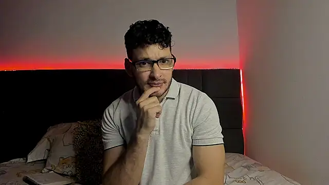 Snapshot of alejandro__2 chatting on 09.08.25 alejandro 2 online show from 09.08.25