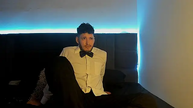 Snapshot of alejandro__2 chatting on 09.10.25 alejandro 2 online show from 09.10.25