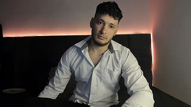 Snapshot of alejandro__2 chatting on 09.16.25 alejandro 2 online show from 09.16.25