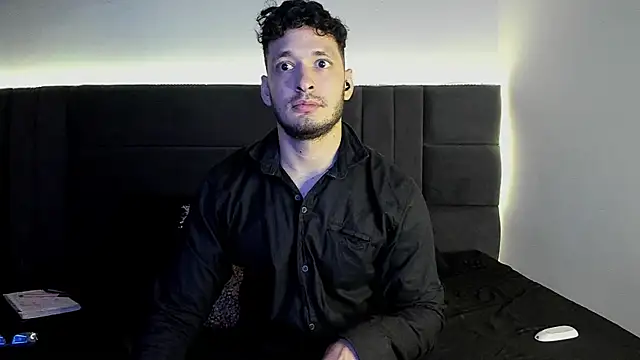 Snapshot of alejandro__2 chatting on 09.19.25 alejandro 2 online show from 09.19.25