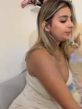 Snapshot of oriana_zoeee chatting on 11.28.25 oriana zoeee online show from 11.28.25