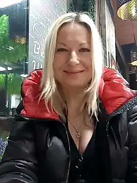 Snapshot of Arina_smiles chatting on 02.15.25 Arina smiles online show from 02.15.25