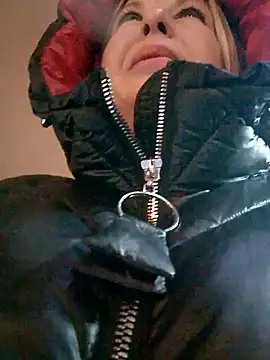 Snapshot of Arina_smiles chatting on 02.21.25 Arina smiles online show from 02.21.25