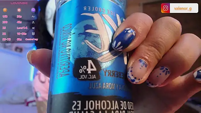 Snapshot of valenor_ chatting on 12.26.24 valenor online show from 12.26.24