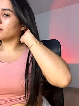 Snapshot of Mavie_roses chatting on 11.27.25 Mavie roses online show from 11.27.25