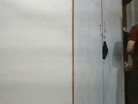 Snapshot of valyriansteel2 chatting on 11.05.25 valyriansteel2 online show from 11.05.25