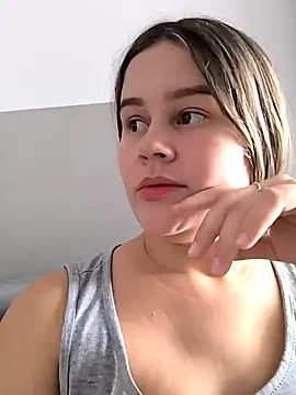 sweet lucia online show from 01.17.25