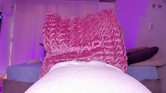 hot booty  online show from 03.01.25