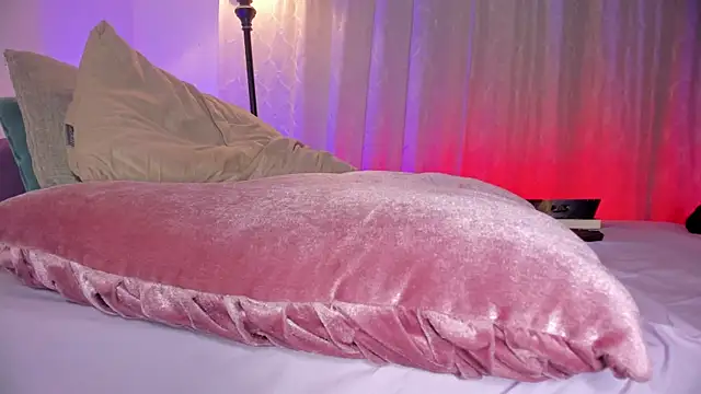 hot booty  online show from 03.07.25