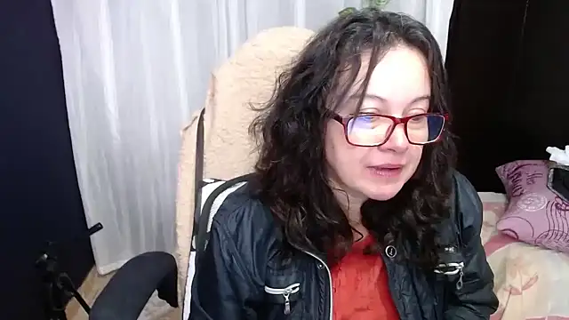 Sonialorens  online show from 01.08.25