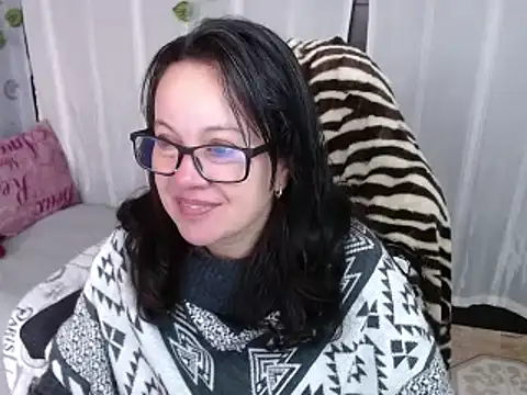 Sonialorens  online show from 02.13.25