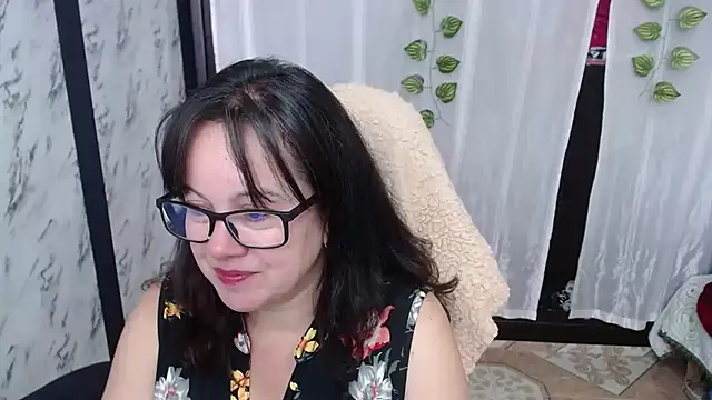 Sonialorens  online show from 02.21.25