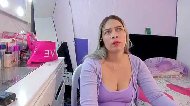 Snapshot of Byanca_Winklar chatting on 02.11.25 Byanca Winklar online show from 02.11.25