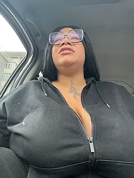 IamSashaLuv online show from 12.18.25