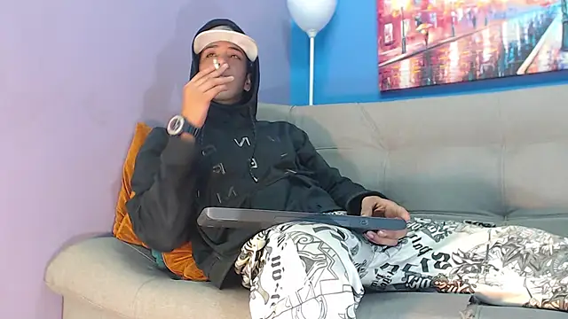 Snapshot of Robert_Kingg chatting on 12.17.24 Robert Kingg online show from 12.17.24
