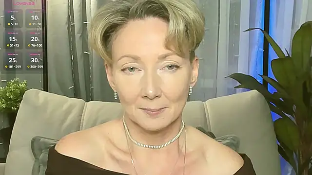 AkexandraFix online show from 11.25.25