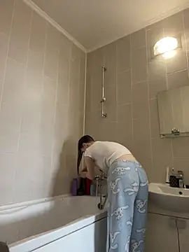 MaryHiggins online show from 04.12.26