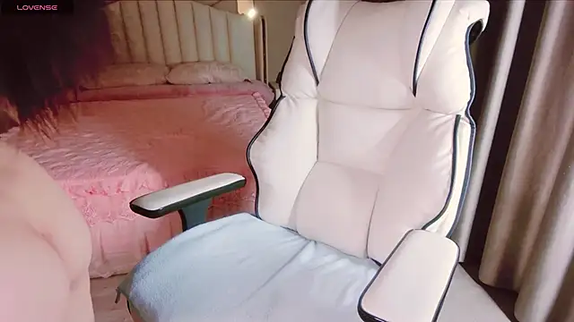 Girl  Funny online show from 01.25.25