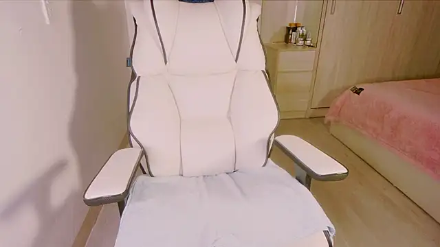 Girl  Funny online show from 02.09.25