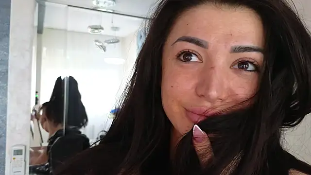 Theowonder online show from 03.17.25