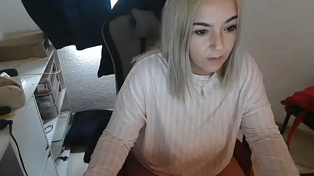 Snapshot of bekka__ chatting on 11.11.25 bekka online show from 11.11.25