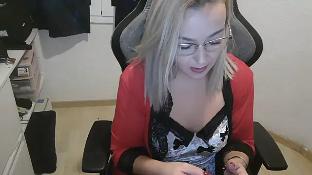 Snapshot of bekka__ chatting on 11.26.25 bekka online show from 11.26.25