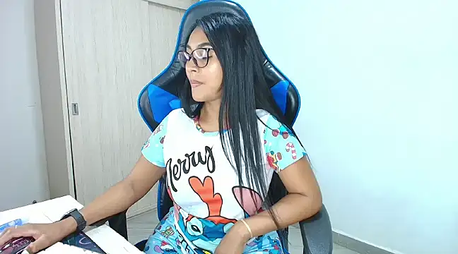 sophiax-x online show from 12.25.24