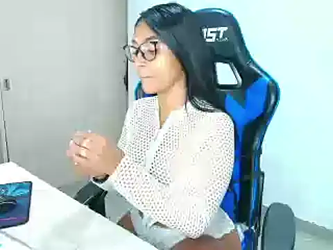 sophiax-x online show from 01.22.25