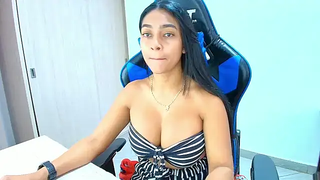 sophiax-x online show from 10.14.25