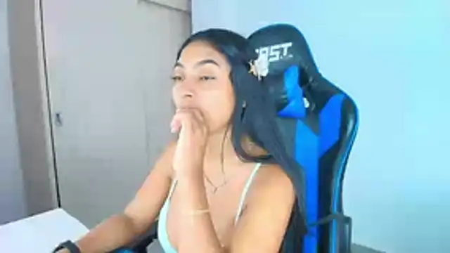 sophiax-x online show from 10.23.25