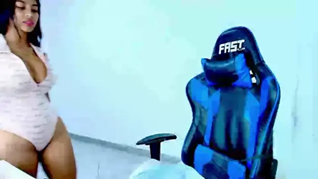 sophiax-x online show from 03.17.26