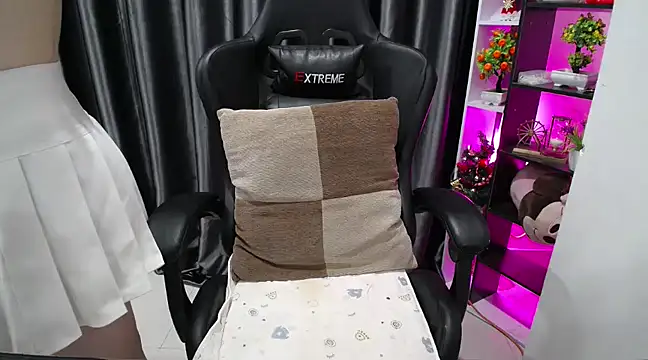 Yuki-yio online show from 02.28.25